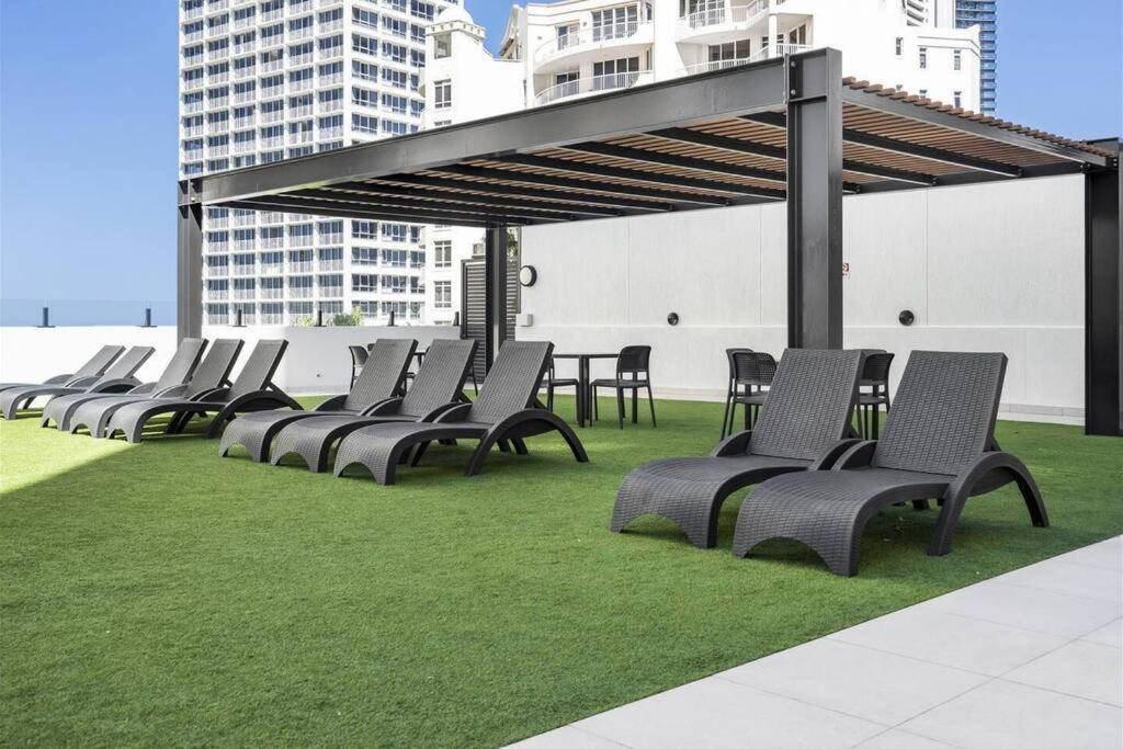Close To Everything! Beautiful Hotel Studio'S, Sleeps 4 Gold Coast Exterior foto