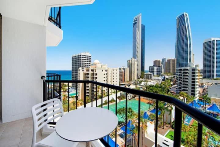 Close To Everything! Beautiful Hotel Studio'S, Sleeps 4 Gold Coast Exterior foto