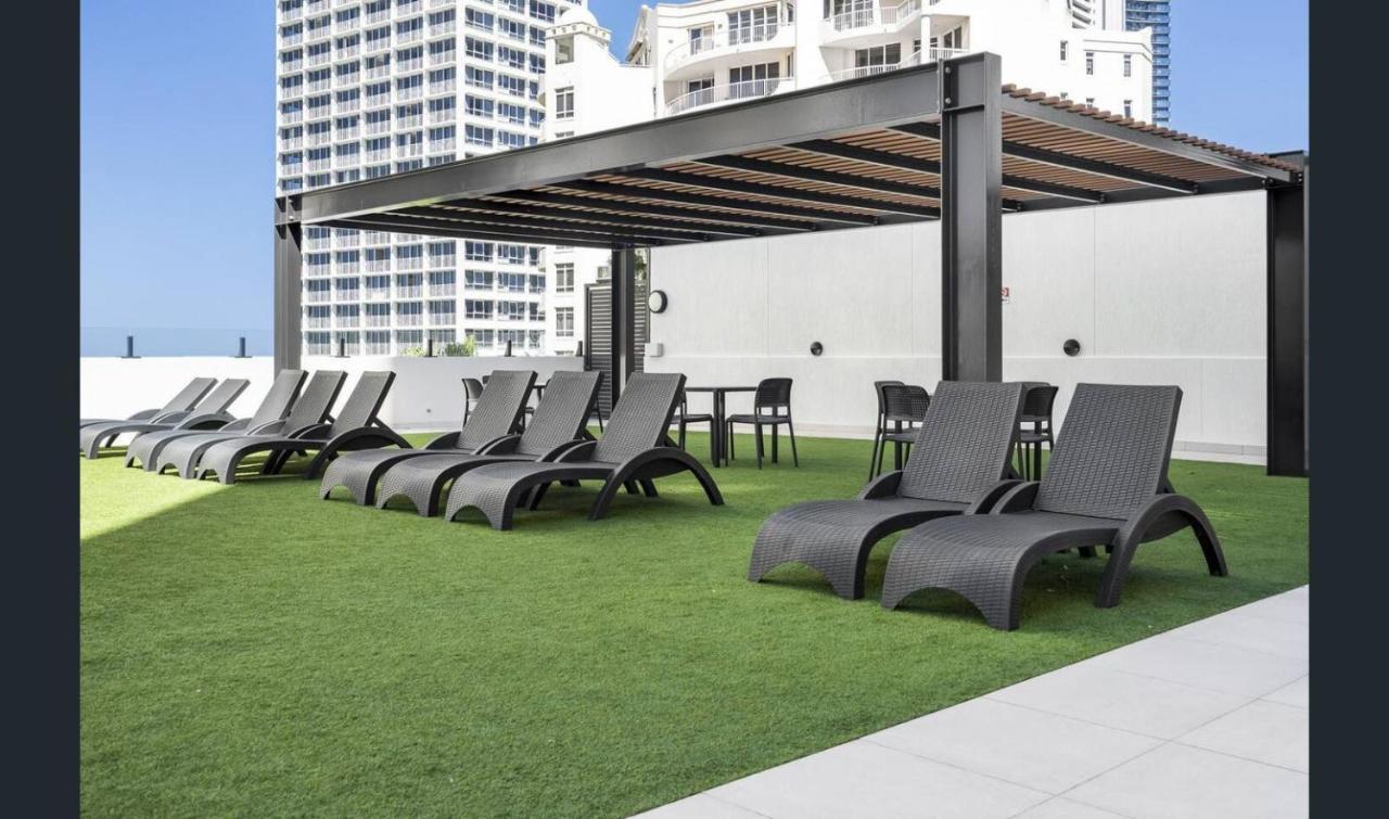 Close To Everything! Beautiful Hotel Studio'S, Sleeps 4 Gold Coast Exterior foto